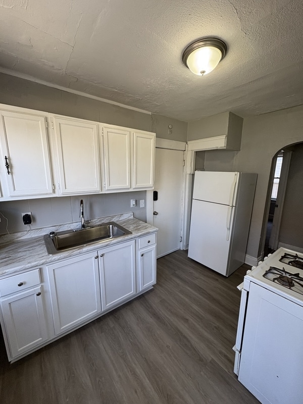 Photo - 11008 Kinsman Rd