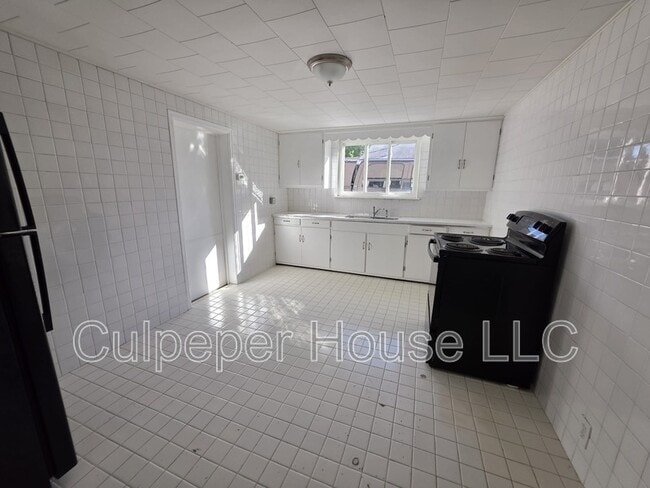 Photo - 2207 W Laskey Rd Unit Upper
