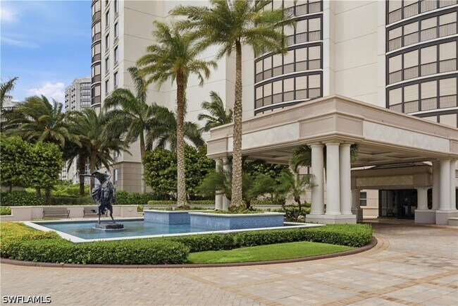 Building Photo - 8665 Bay Colony Dr Unit 2001