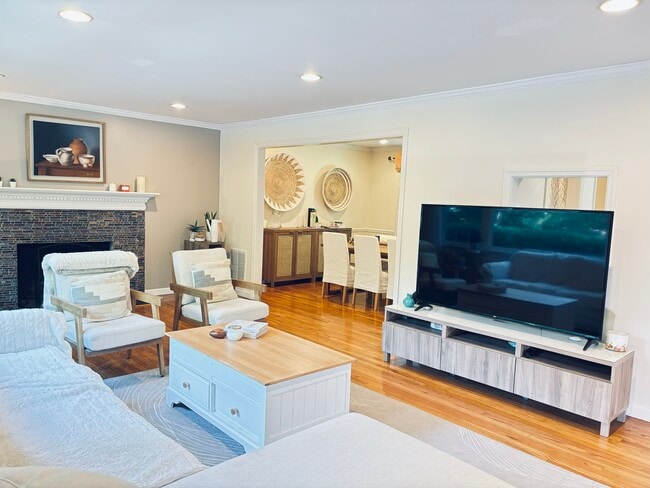 Photo - 43 Kent Hills Ln