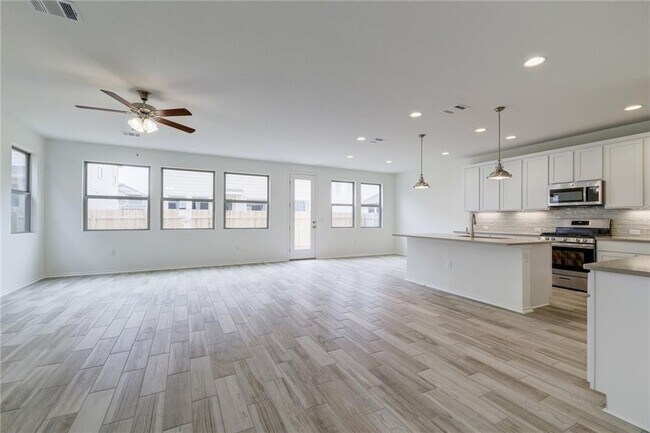 9107 Garnet Dr