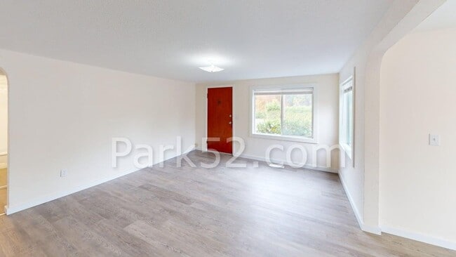 Photo - Small Pet Friendly - 2 Bedroom Single Fami...