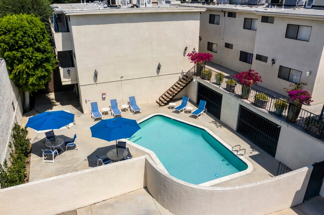 Building Photo - White Oak Apartments