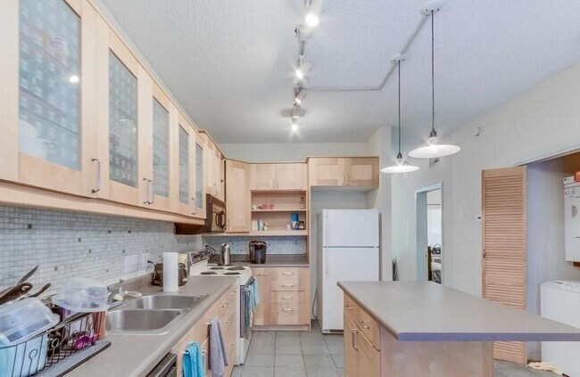 Photo - 2216 San Gabriel St Unit 107