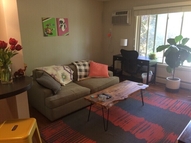 Photo - 3729 Snelling Avenue, Unit 201 Unidad 201