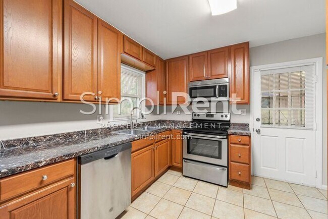 Photo - JUST REDUCED! RENOVATED 3/1 IN Forest Park...