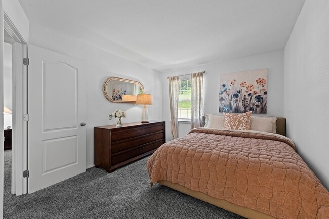 Kenilworth at Charles Apartments