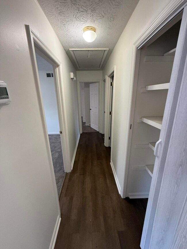 Photo - 909 Gregory Way