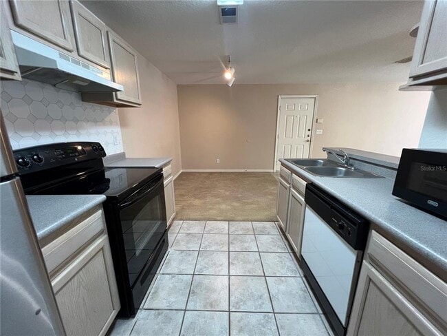 Photo - 8915 Latrec Ave Unidad 2201