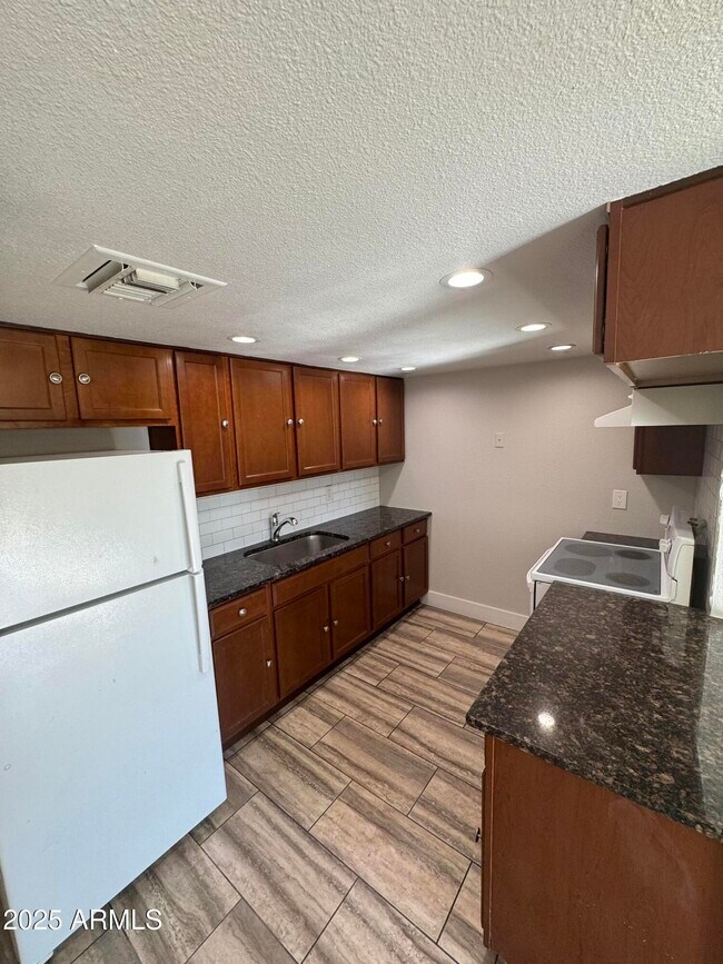 Photo - 6814 N 35th Ave