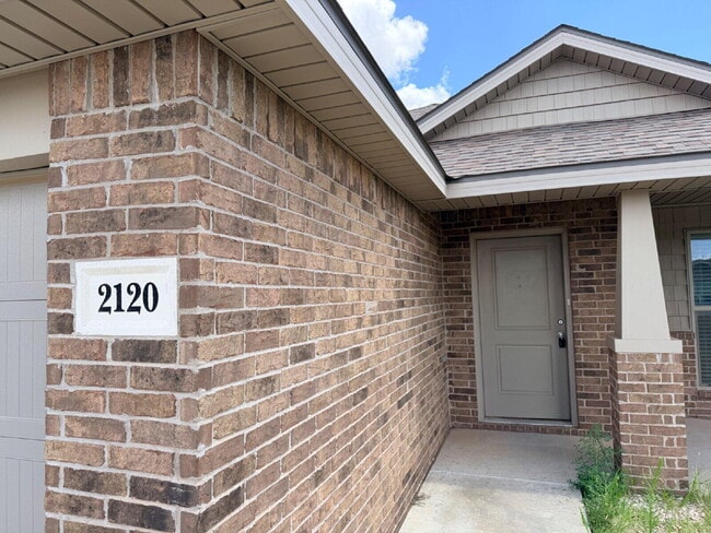 Building Photo - 2120 N Texas Ave