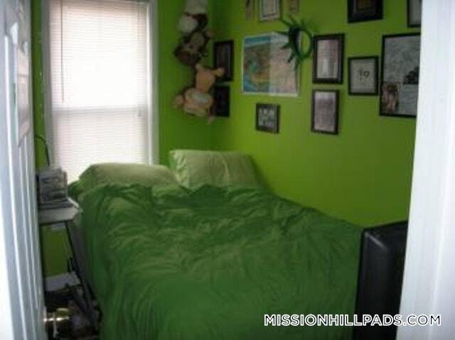 848 Huntington Ave Unit 3