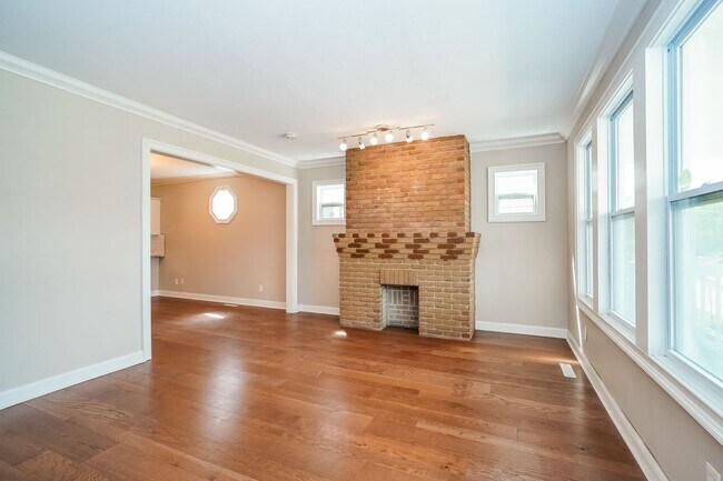 Photo - 764-766 Kelton Ave Unit 766