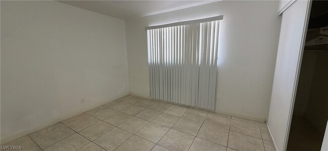 Building Photo - 4712 W Rip Van Winkle Ln