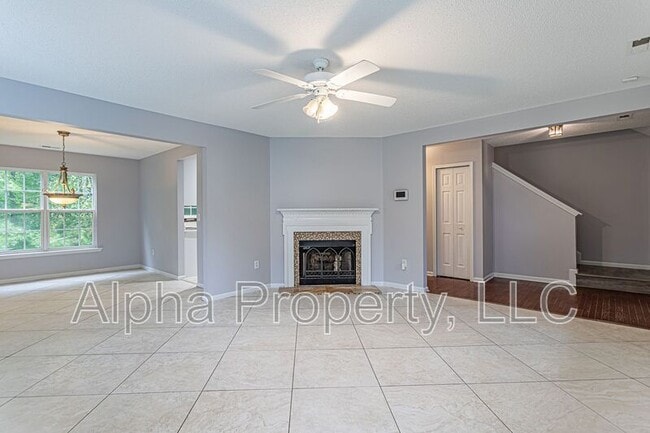 Photo - 736 Bent Hollow Ct
