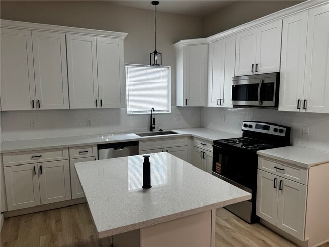 Photo - 9713 Cargill St