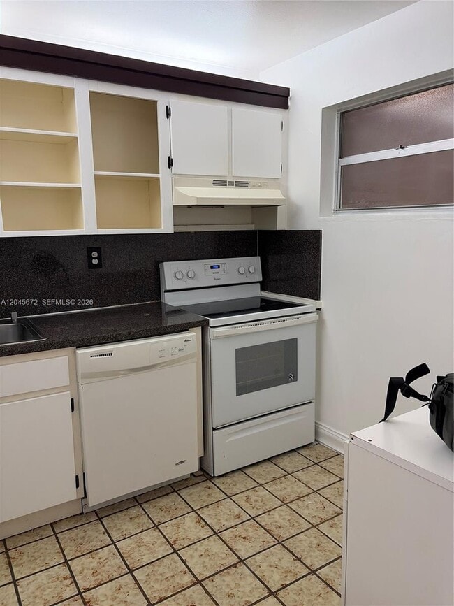 Building Photo - 1150 Collins Ave Unit 404