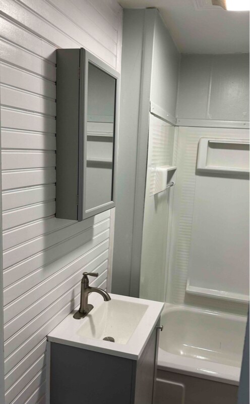 Photo - 1545 Main St