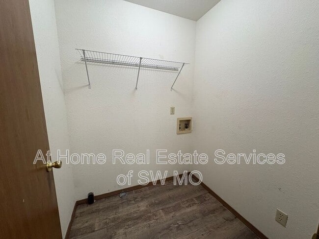 Photo - 729 E Bain St