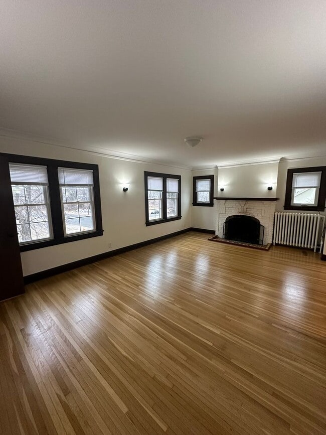 250 6th Ave N Unit 1