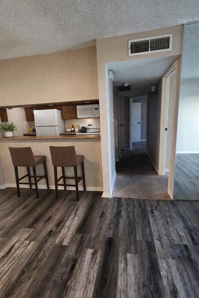 Photo - 2818 S Bartell Dr Unit 7