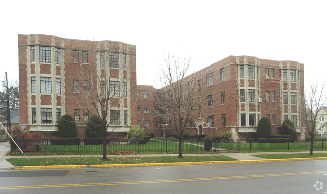 Westmore Apartments - Westmore Apartments
