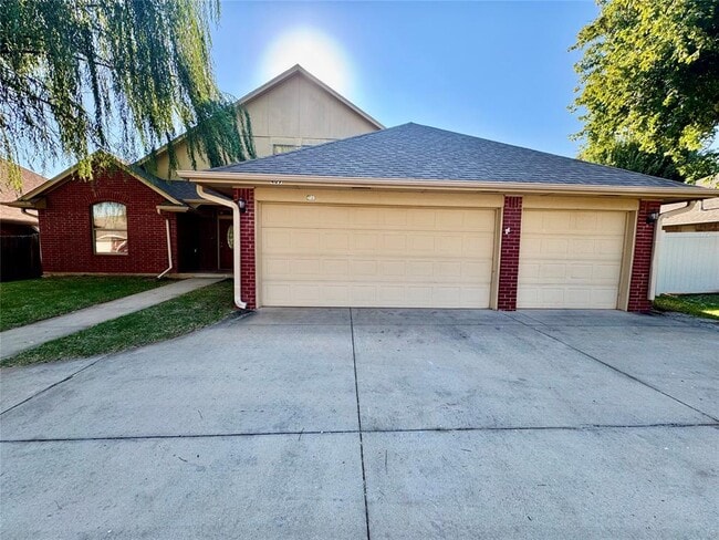 Building Photo - 409 Sage Brush Rd