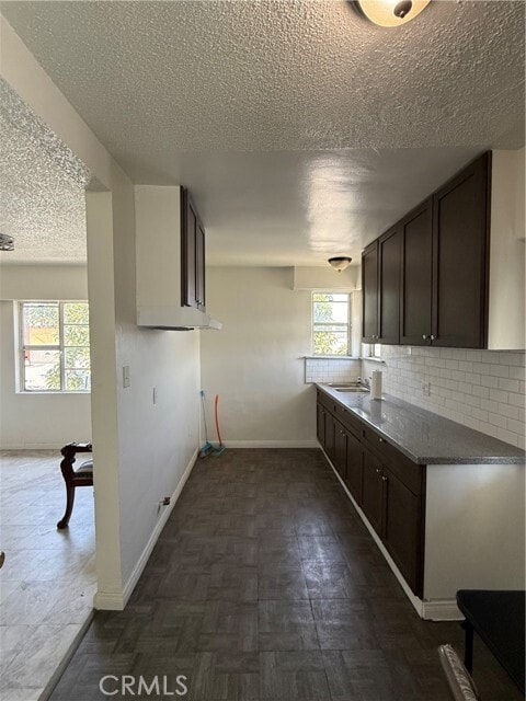 Building Photo - 1859 W Vernon Ave Rental