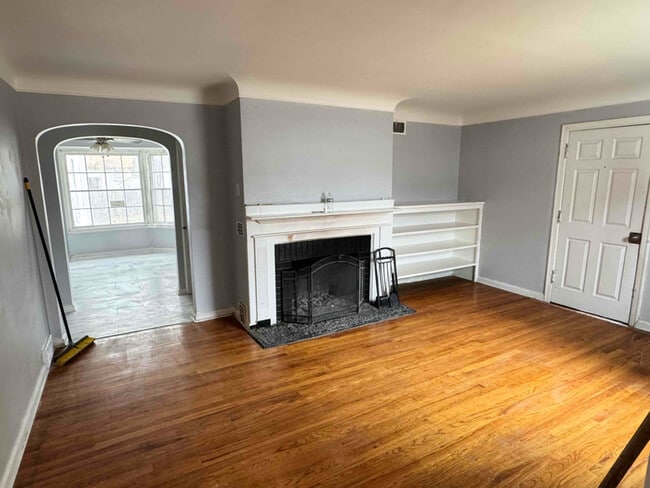 Photo - 3315 Webber St