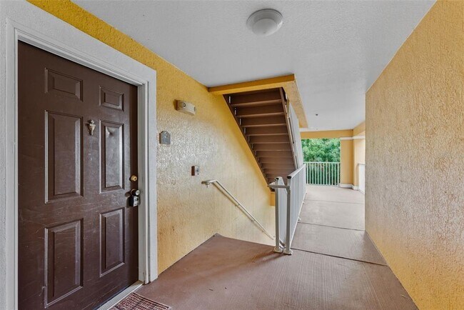 Photo - 5459 Vineland Rd Apartment Unit 4208