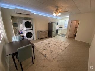 Building Photo - 2426 Suncrest Blvd Rental