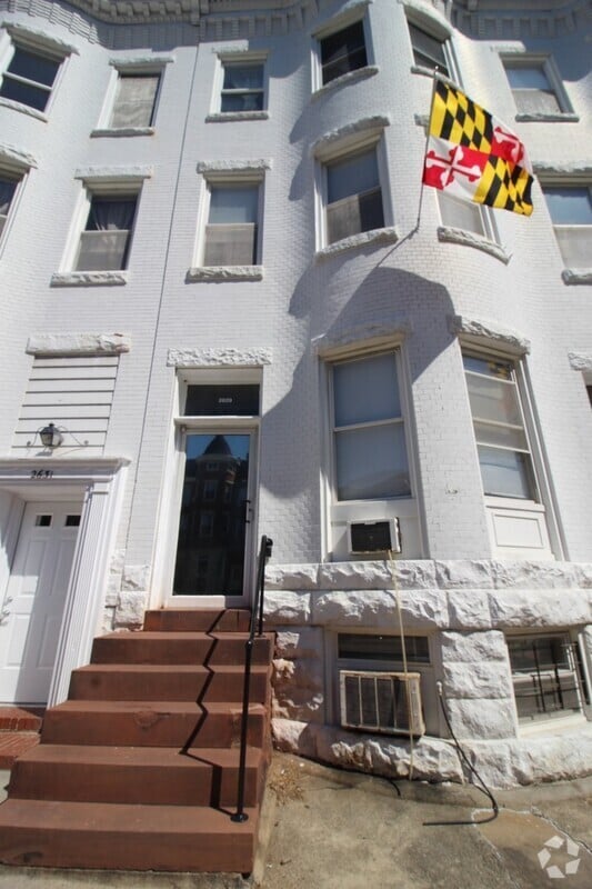 Building Photo - 2629 N Charles St Unit #2F Rental