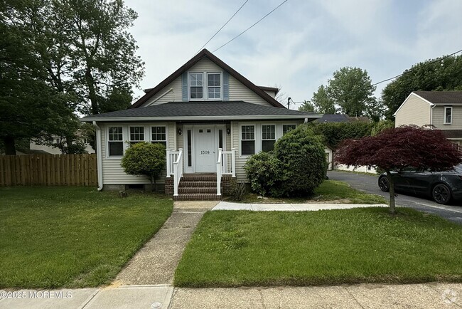 Building Photo - 1308 Franklin Ave Rental
