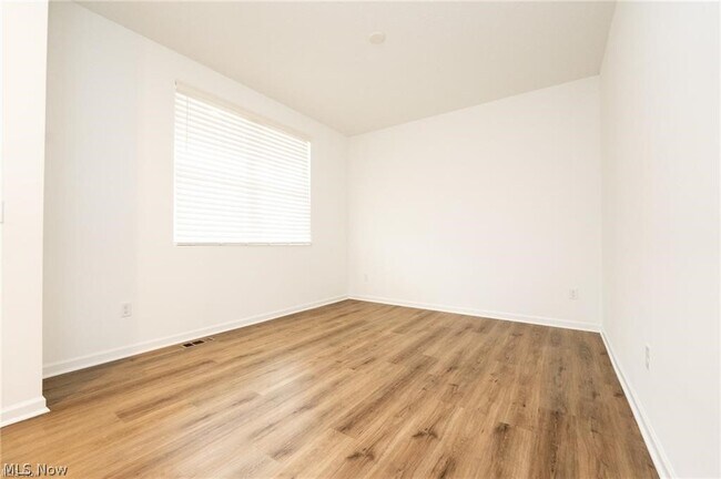 Photo - 98 Brewster Dr