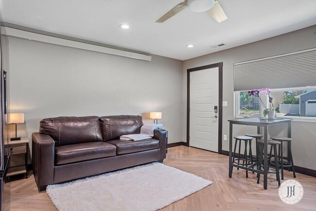 Photo - 5011 Charmwood Dr