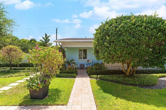 Photo - 340 NE 7th Ave