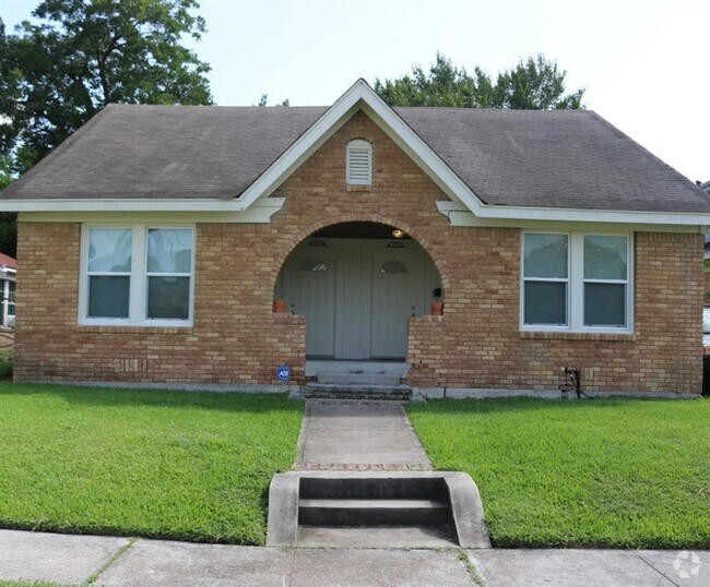 Building Photo - 2513 Cleburne St Rental