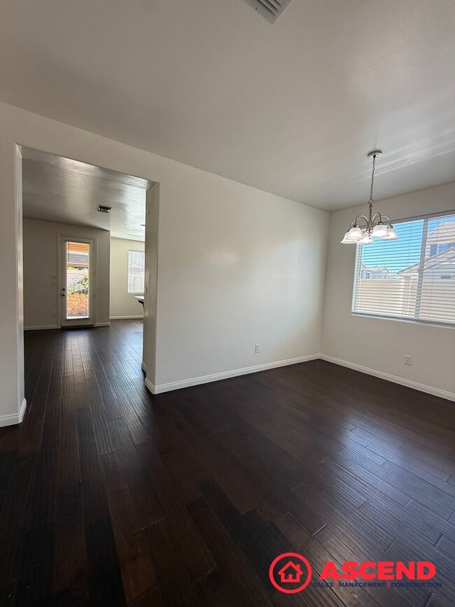 Photo - Beautiful 4 Bedroom Located in HOA!