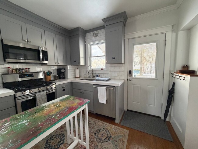 Photo - 1805 Baker Ave