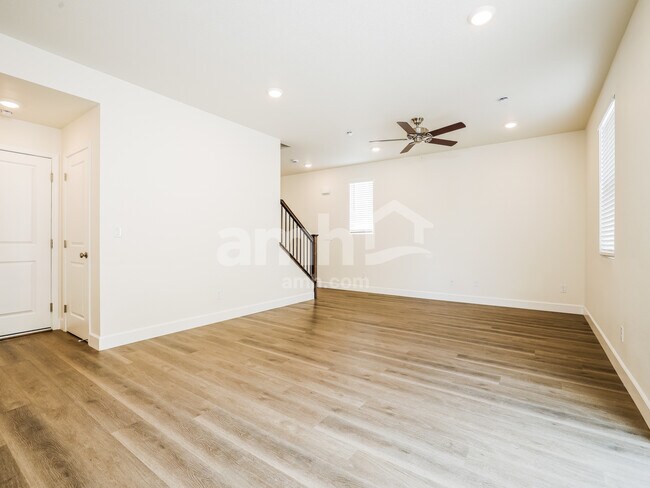 Photo - 6495 Enlightenment Dr
