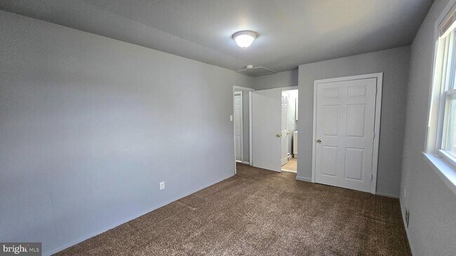 Photo - 2105 Hunter St