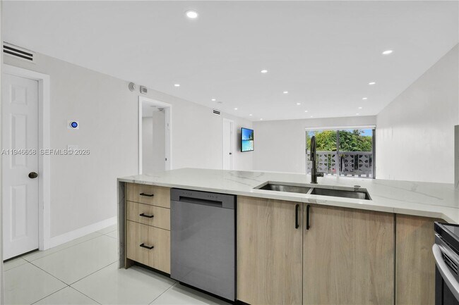 Photo - 4141 Nautilus Dr Unit 3F