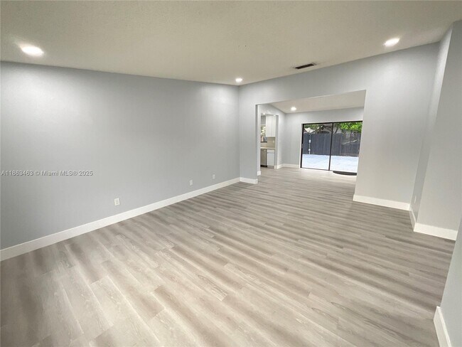 Photo - 6101 NW 199th St