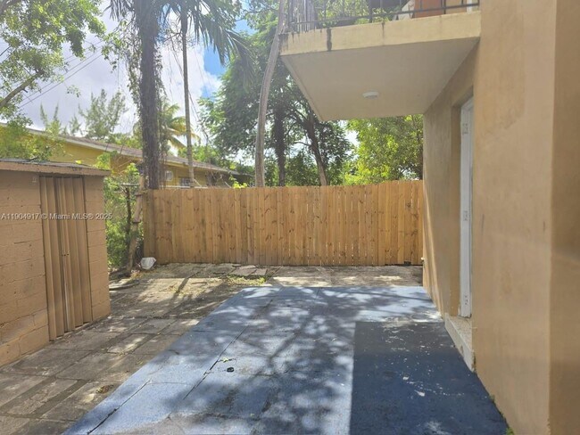 Photo - 2835 NW 22nd Ave Unit 2