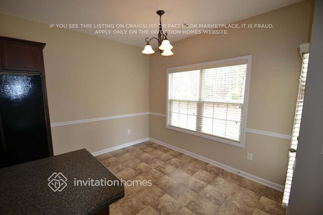 Photo - 2565 Beal St