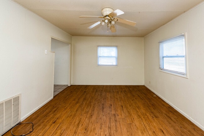 Photo - 1300 Maiden Ln