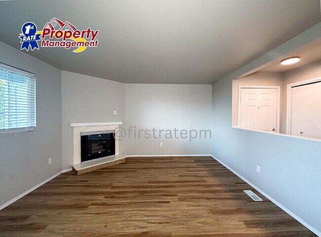 Photo - 4876 W Blodgett Ln Unidad #202