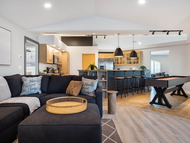 Photo - 6 Clinton Ct N Unidad ID1261622P