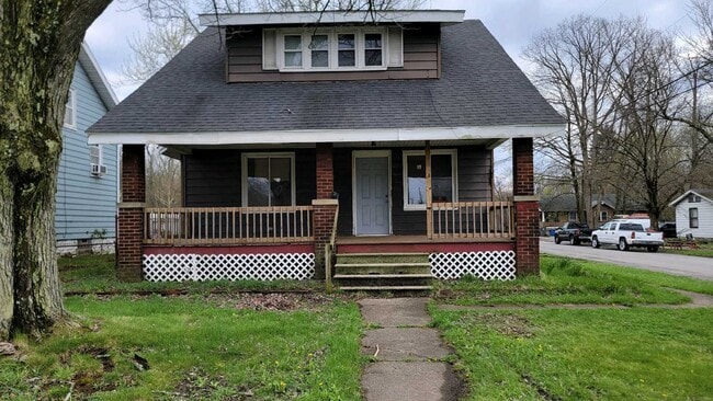 Building Photo - 1641 Stewart Ave Rental