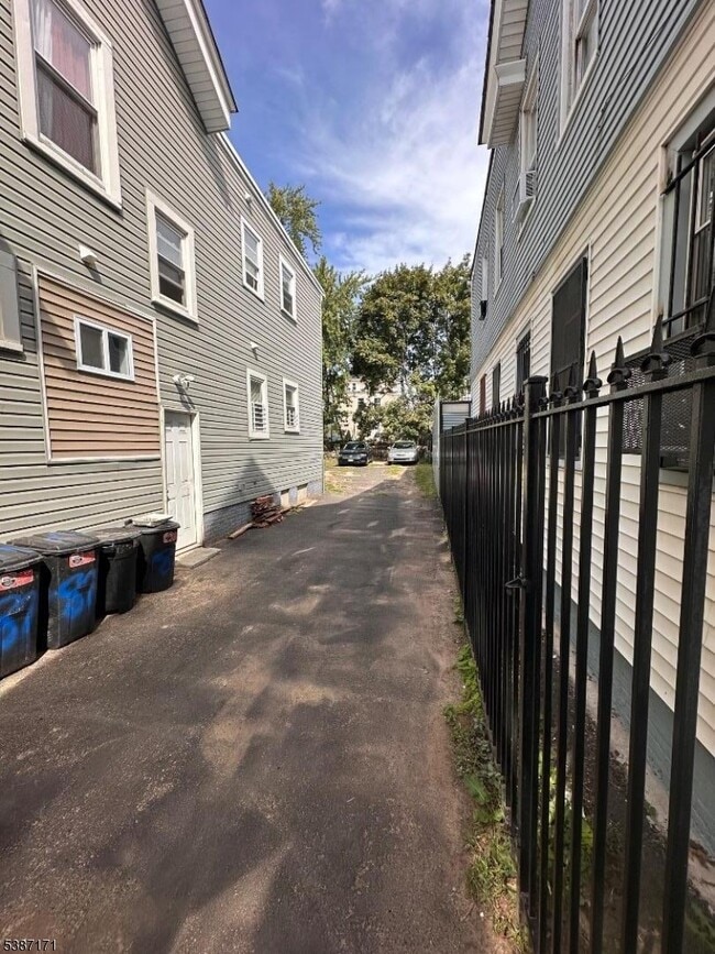 Photo - 87 Lyons Ave